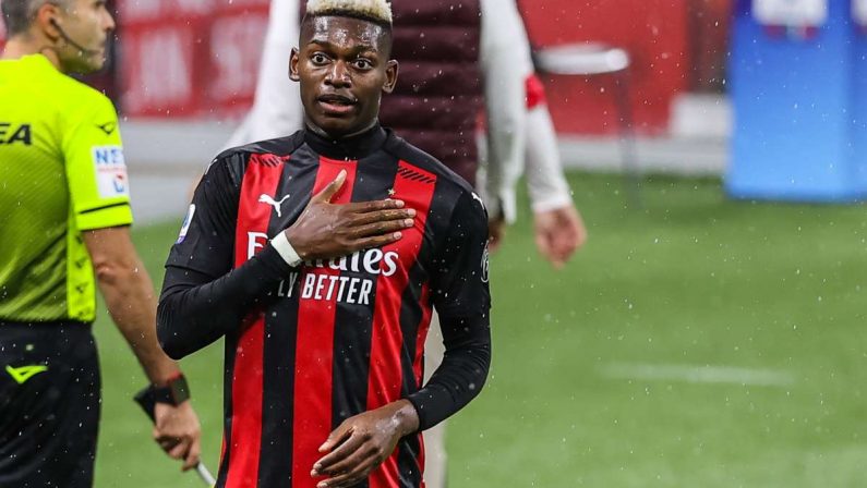 Leao trascina il Milan, tris contro lo Spezia