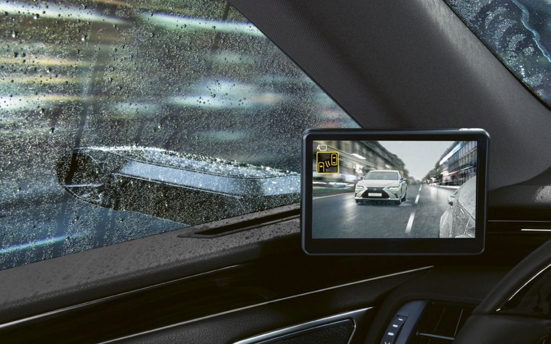 Lexus ES Hybrid ora con gli specchietti retrovisori digitali