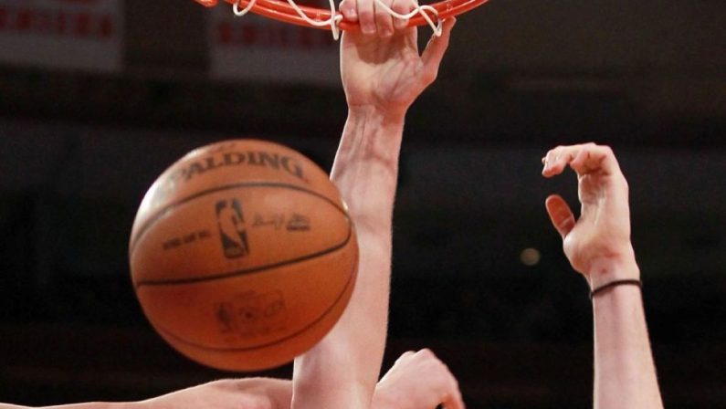 Lakers battono Miami 102-96, match ball nella serie finale Nba