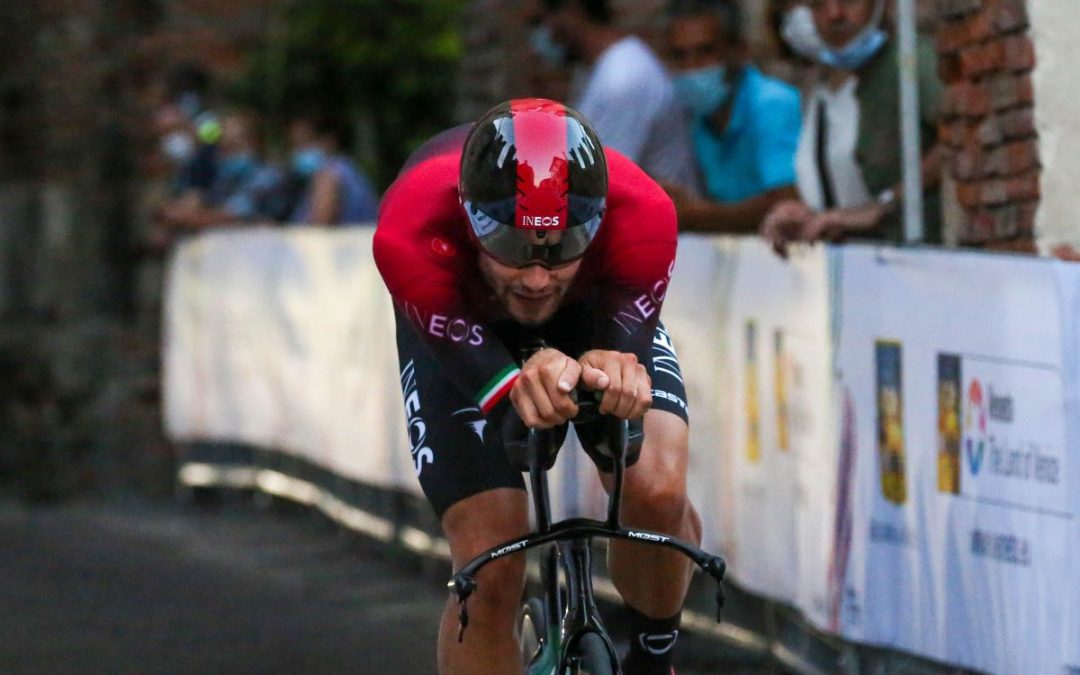Ganna vince la 5^ tappa del Giro d’Italia, Almeida resta in rosa
