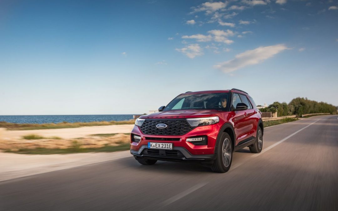 Ford Explorer Plug-in Hybrid, 7 posti imponente e maestoso