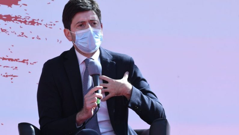 Speranza “No lockdown ma ho proposto stop a feste private”