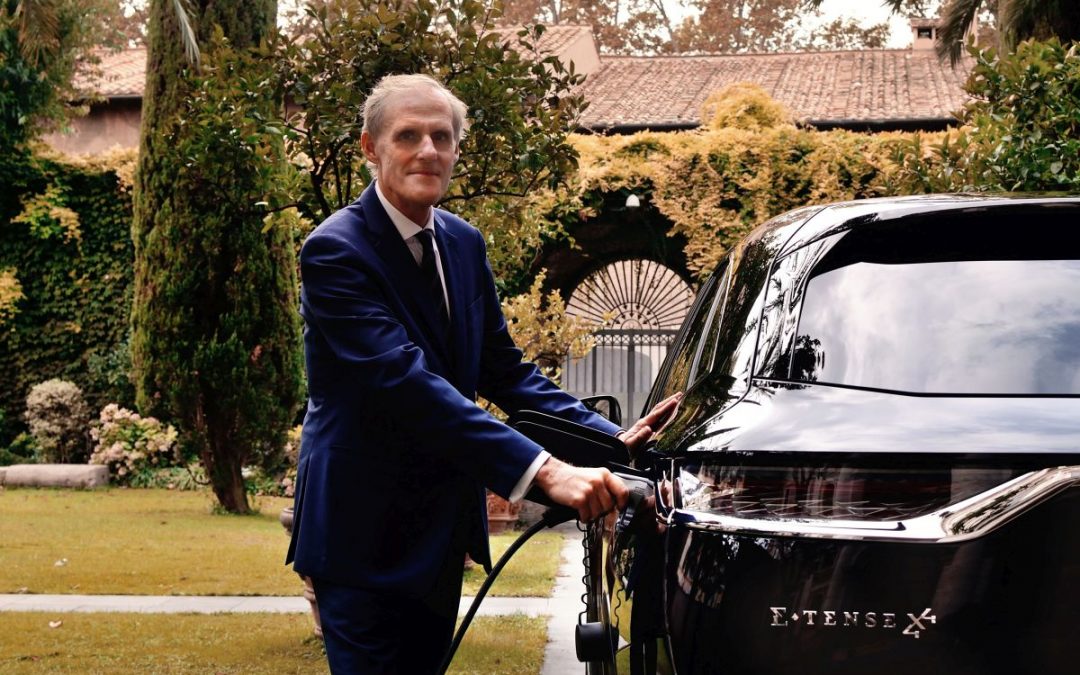 Una DS 7 Crossback E-Tense 4×4 per l’ambasciatore francese