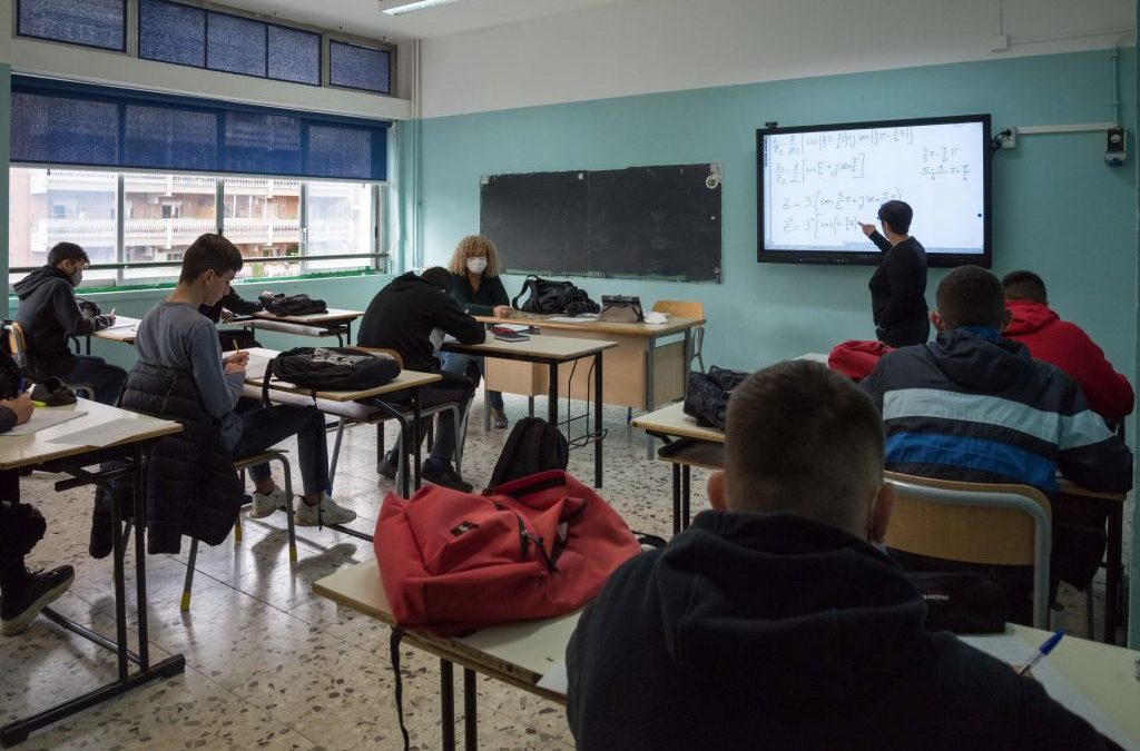 Covid, Tar respinge i ricorsi contro le scuole chiuse in Campania