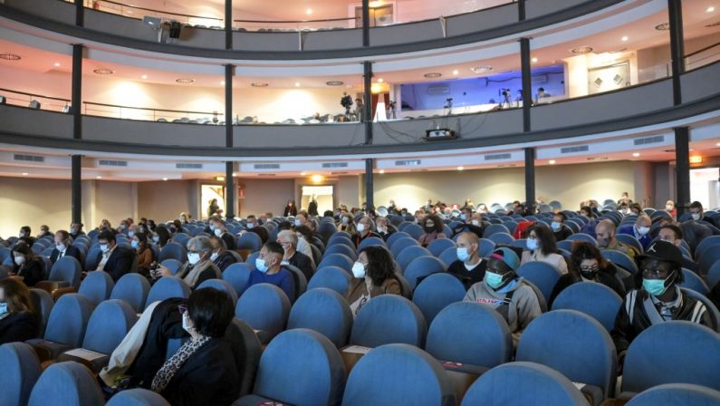 Coronavirus, appello mondo Cultura “No a chiusura Teatri e Cinema”