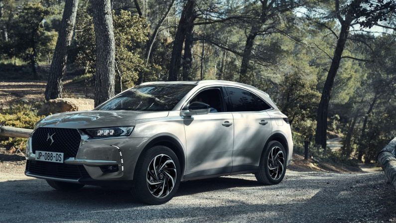 DS 7 Crossback E-Tense 225, nuova motorizzazione ibrida plug-in