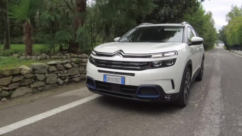 Citroen C5 Aircros adesso anche Hybrid