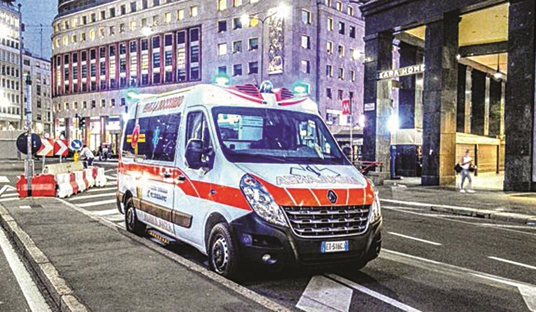 Un'ambulanza a Milano
