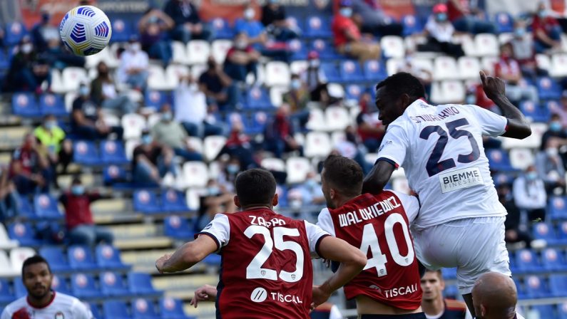 Al Crotone non basta il cuore, il Cagliari vince 4-2