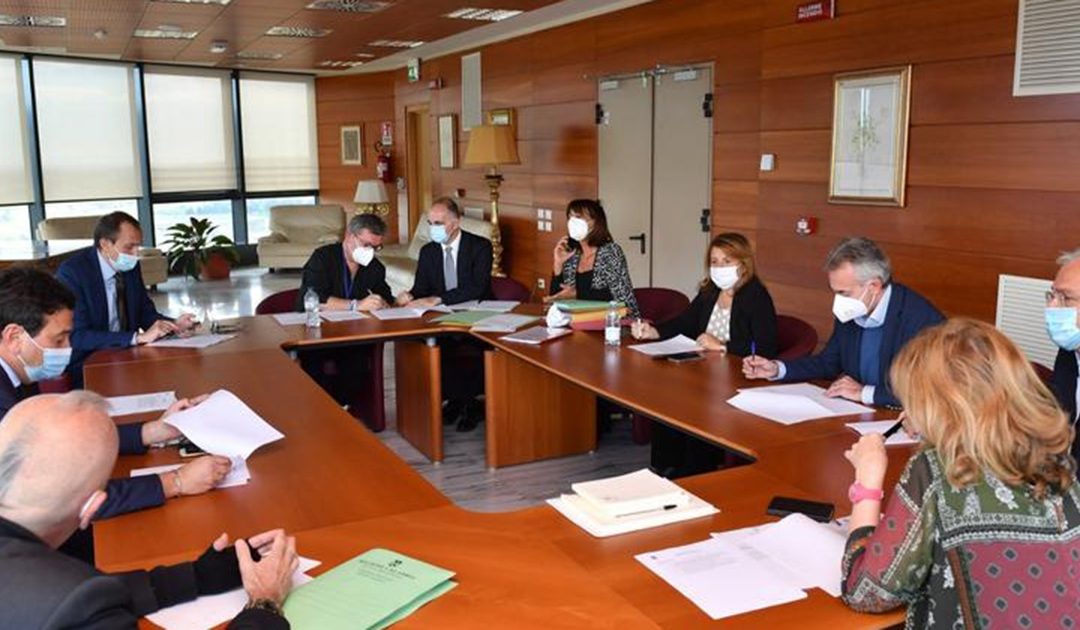 La giunta presieduta dal presidente facente funzioni, Nino Spirlì