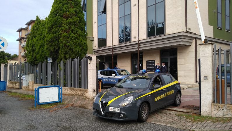 Truffatrice seriale scoperta a Vibo Valentia: sequestrato un patrimonio di 1,2 milioni di euro