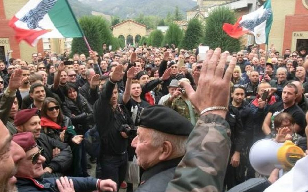 La sfilata di nostalgici fascisti a Predappio nel 2018 per ricordare la Marcia su Roma