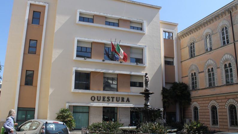 Assalto all'autobus del Palermo a Catanzaro, individuate due persone