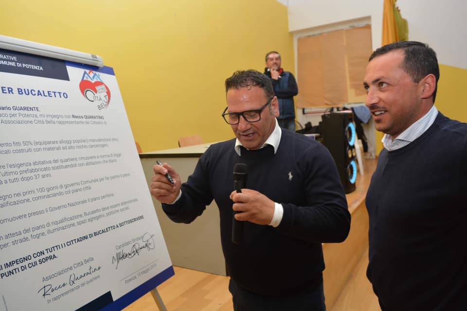 Rocco Quaratino (a sinistra) con il sindaco di Potenza, Mario Guarente