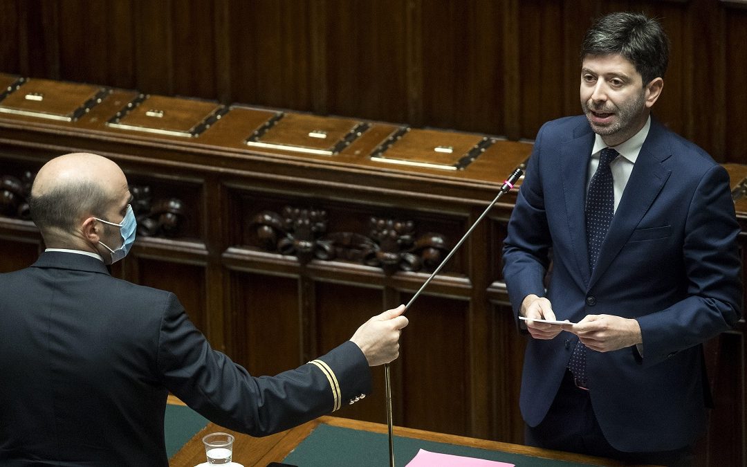 Roberto Speranza durante il suo intervento alla Camera dei Deputati (Foto Roberto Monaldo / LaPresse)