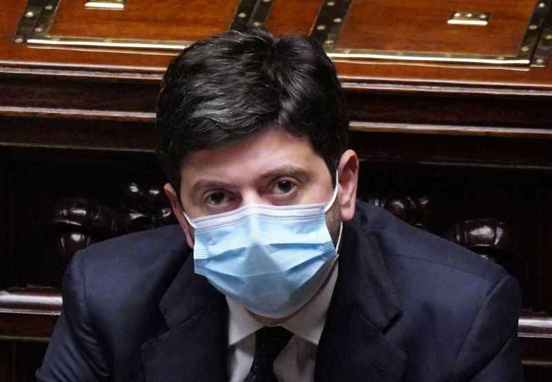 Speranza “Troppa gente ancora in giro, 48 ore per stretta”