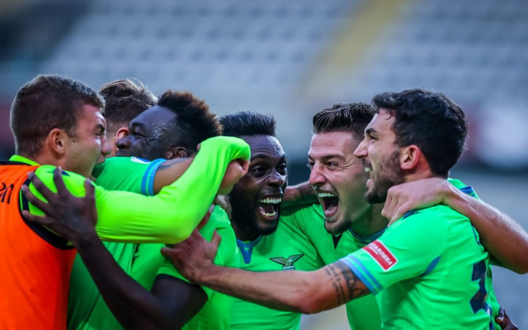 Lazio corsara, ribalta il Torino nel recupero e vince 4-3