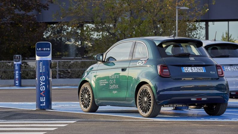 LeasysGO!, primo servizio car sharing con 500 elettrica