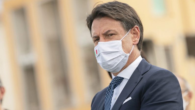 Coronavirus, 4 regioni in zona rossa, Conte “Saranno mesi difficili”