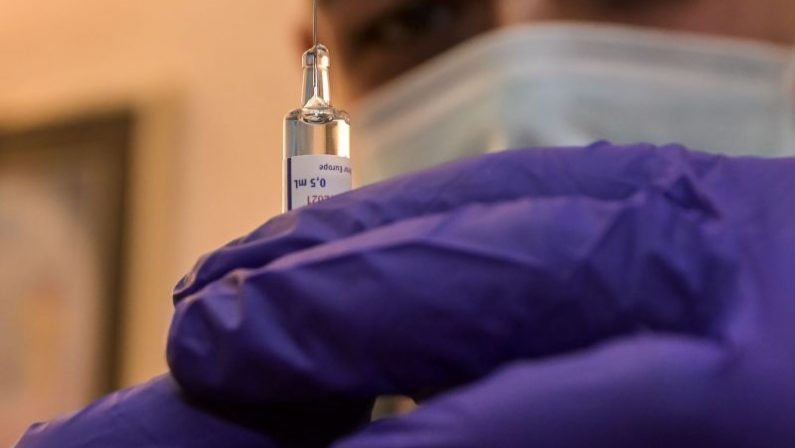 Coronavirus, Datecivoce”Su piano vaccini affiancare una donna ad Arcuri”