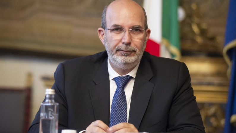 Crimi “Di Battista offensivo, il M5S è democratico”