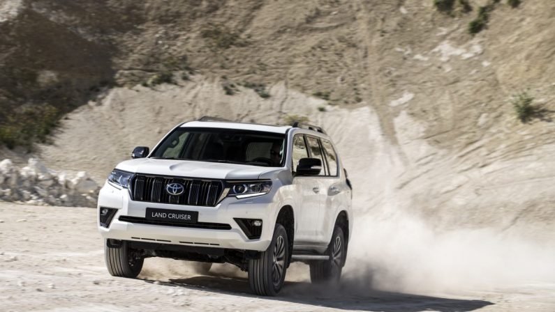 Toyota Land Cruiser, più potenza e nuovo stile