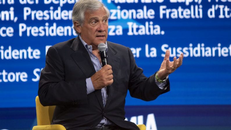 Forza Italia, Tajani “Nessun inciucio, non entreremo nella maggioranza”