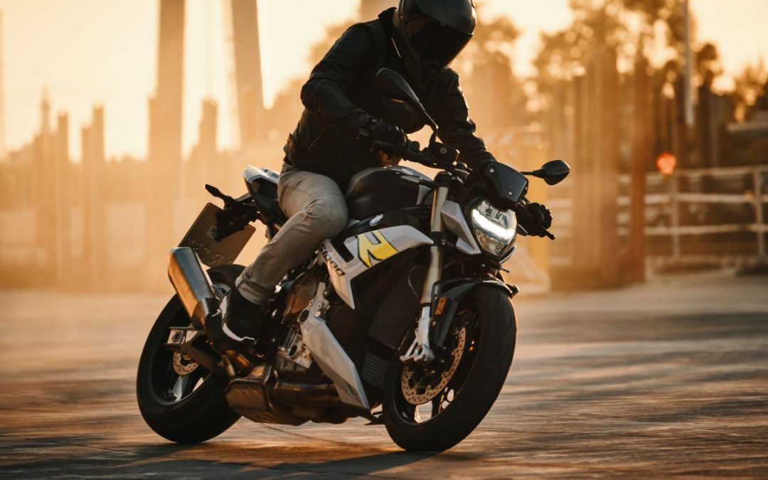 Look roadster emozionale per la nuova BMW S 1000 R