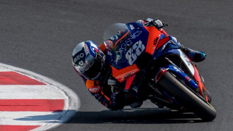 Pole di Oliveira su Morbidelli e Miller a Portimao, Rossi 17°