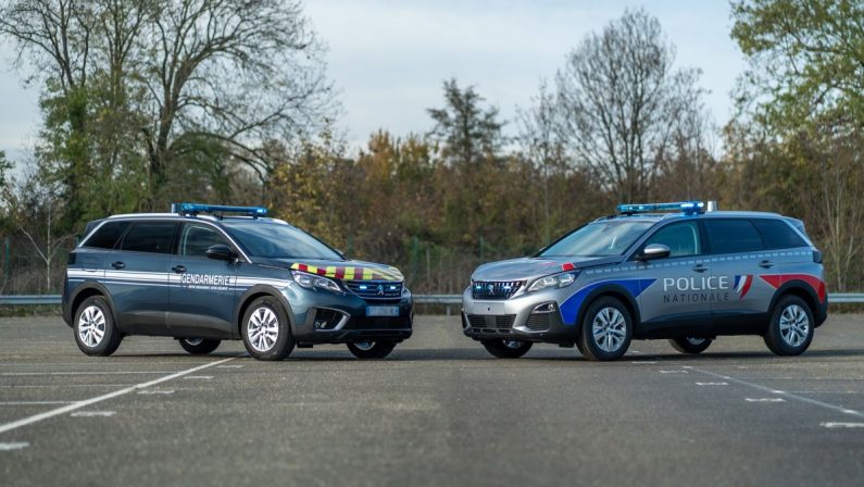 Le forze dell’ordine francesi al volante della Peugeot 5008