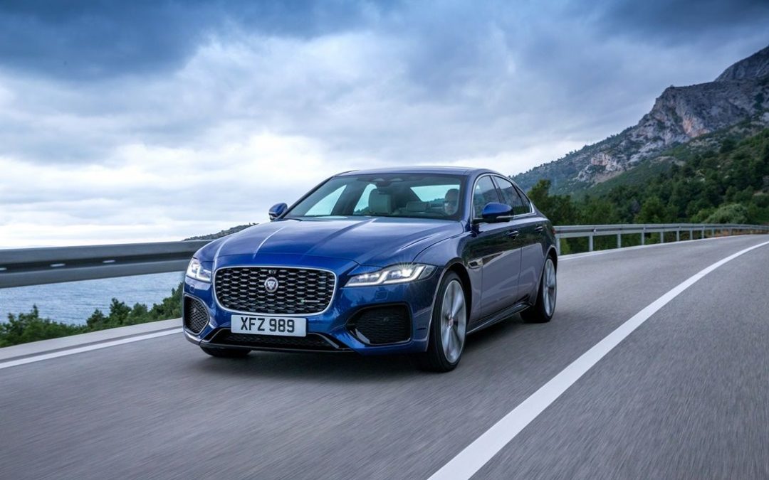 Nuova Jaguar XF. Elegante, lussuosa e connessa