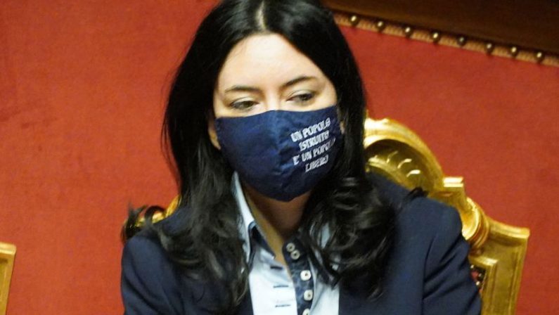 Azzolina “Scuola tornata al centro, investiamo risorse per il futuro”