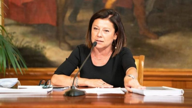 Coronavirus, De Micheli “Scuola anche sabato e domenica non è tabù”