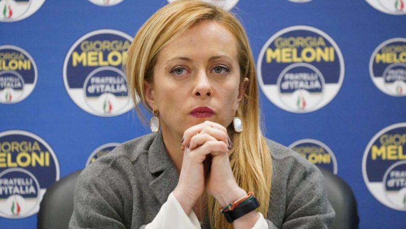 Meloni “la patrimoniale è il regalo di Natale della Sinistra”