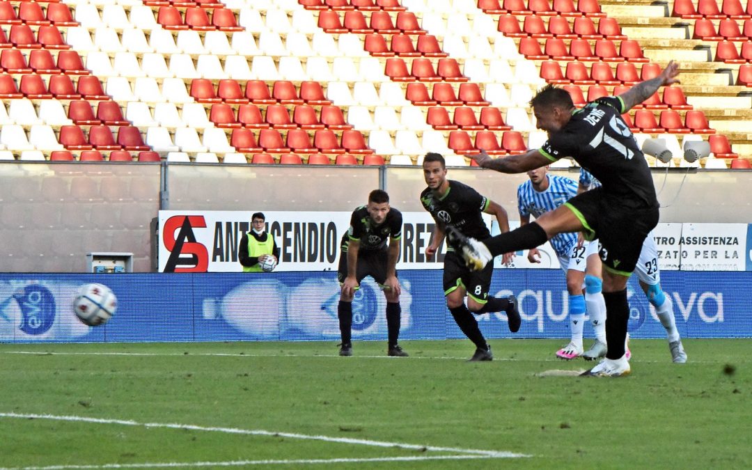 Denis sbaglia il rigore per la Reggina