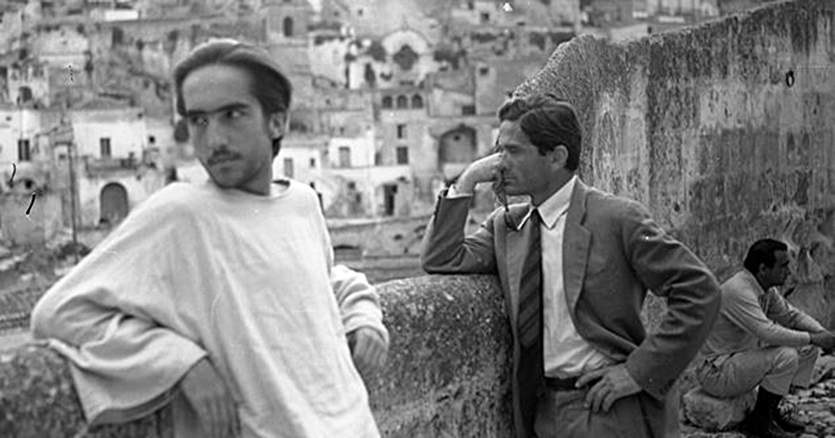Enrique Irazoqui con Pier Paolo Pasolini a Matera (foto di Domenico Notarangelo)