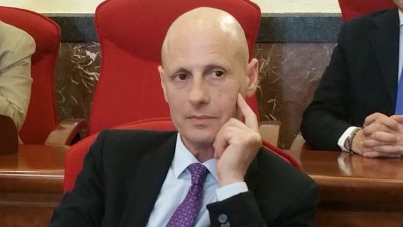 Comune di Vibo, silurato l'assessore Pacienza. Il sindaco Limardo: «Venuto meno il rapporto fiduciario»