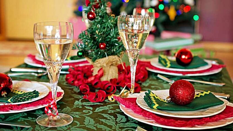 Più di 2,5 miliardi spesi a tavola - Cibi e bevande tra vigilia e Natale