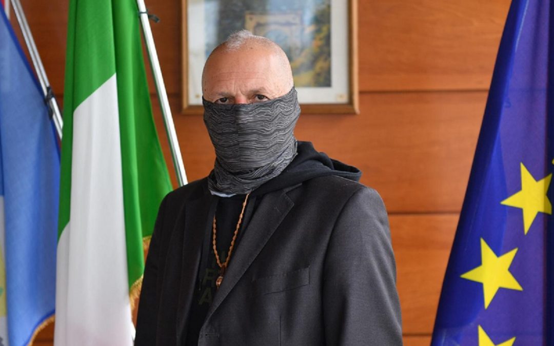 L'assessore regionale all'Ambiente Sergio De Caprio