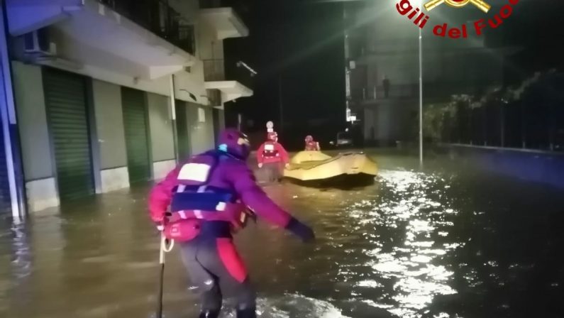 Continuano i danni per il maltempo: crolla un ponte in provincia di Crotone