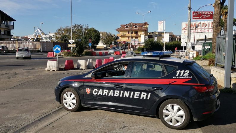 Controlli anti-covid dei Carabinieri. A Villaricca una sala scommesse abusiva con 8 clienti all’interno