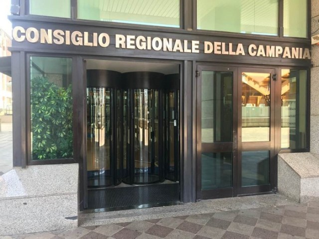 Campania: il Consiglio regionale approva variazione bilancio