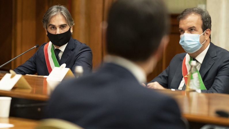 FOTO - I sindaci calabresi ricevuti da Conte e Speranza a Palazzo Chigi