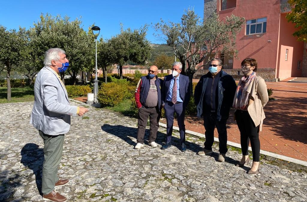 A Laviano, ricostruendo i pezzi di tante storie sulla ferrovia Eboli-Calitri