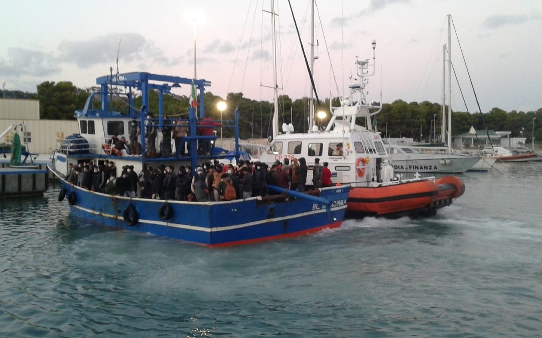 Sbarco di migranti in Calabria, due arresti per associazione a delinquere