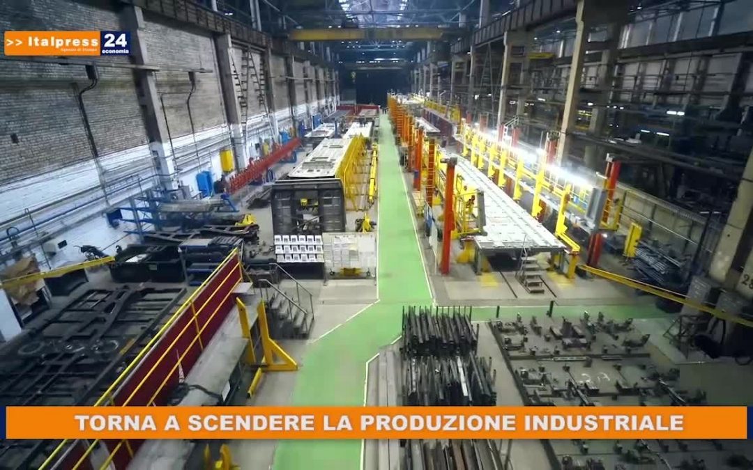 Torna a scendere la produzione industriale