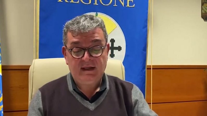 Calabria in zona gialla da domenica 13
Spirlì: «Ma non è un tana libera tutti»