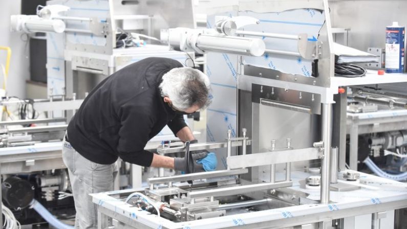 Industria, a ottobre produzione in lieve recupero ma -2,1% su anno
