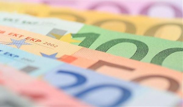 Sale ancora il debito pubblico, in calo le entrate fiscali
