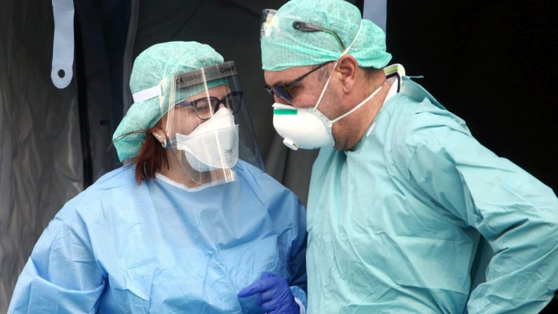 Catanzaro, torna l'allarme coronavirus a San Pietro a Maida: il sindaco chiude le scuole